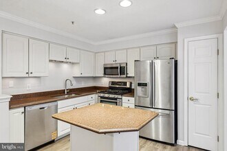 8727 Thornbrook Dr in Odenton, MD - Building Photo - Building Photo