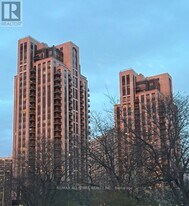 133 Wynford Dr in Toronto, ON - Building Photo