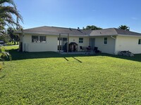 2513 SE 26th Ave in Cape Coral, FL - Foto de edificio - Building Photo