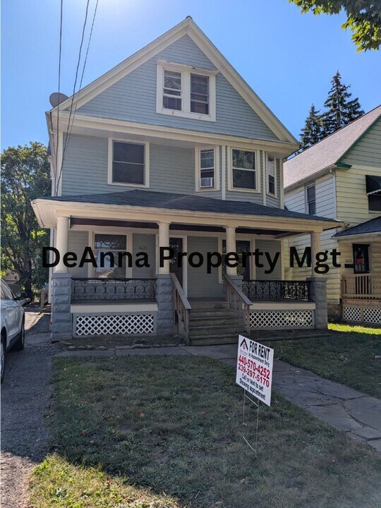 3421 Mapledale Ave in Cleveland, OH - Building Photo