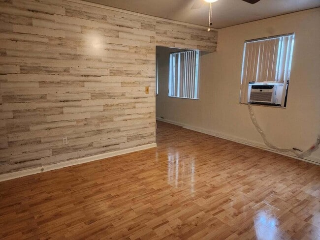 1140 SW 22nd St in Miami, FL - Building Photo - Building Photo