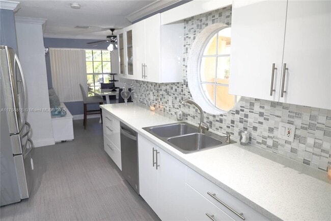 2138 Harbor Way in Weston, FL - Building Photo - Building Photo