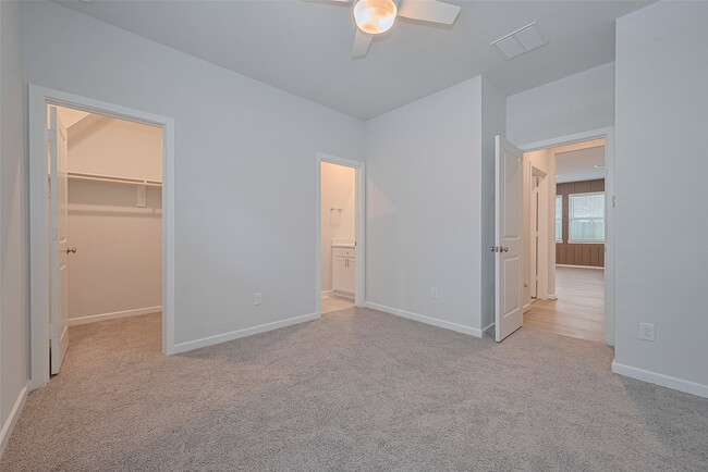 property at 8439 Oakland Hts Ln