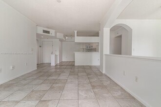 17125 N Bay Rd in Sunny Isles Beach, FL - Building Photo - Building Photo