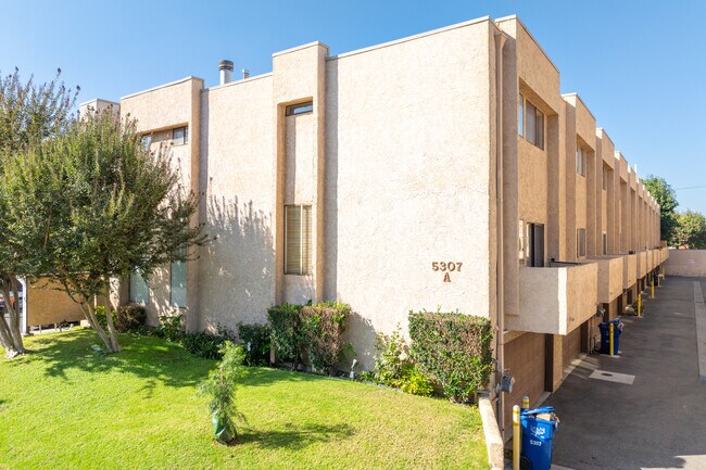 5307 Wilkinson Ave in Valley Village, CA - Building Photo - Building Photo