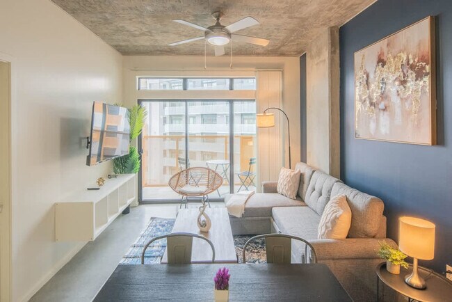 333 E Roosevelt St, Unit SI ID1263051P in Phoenix, AZ - Building Photo - Building Photo