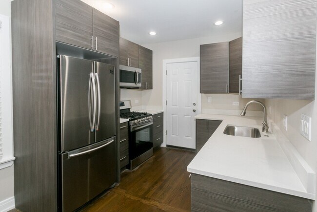 1432 W Farragut Ave in Chicago, IL - Building Photo - Building Photo