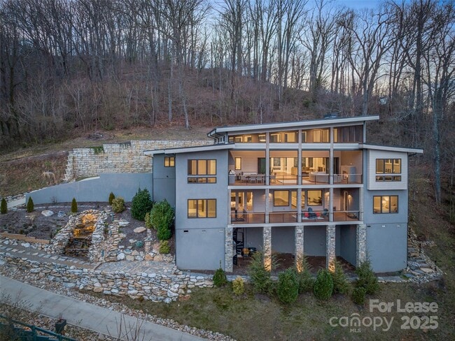 34 Grovepoint Way in Asheville, NC - Building Photo - Building Photo