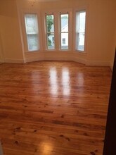 13 Capron St, Unit 1 in Uxbridge, MA - Building Photo - Building Photo