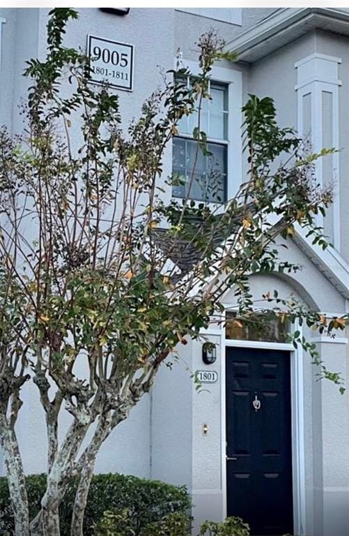 property at 9005 Lee Vista Blvd