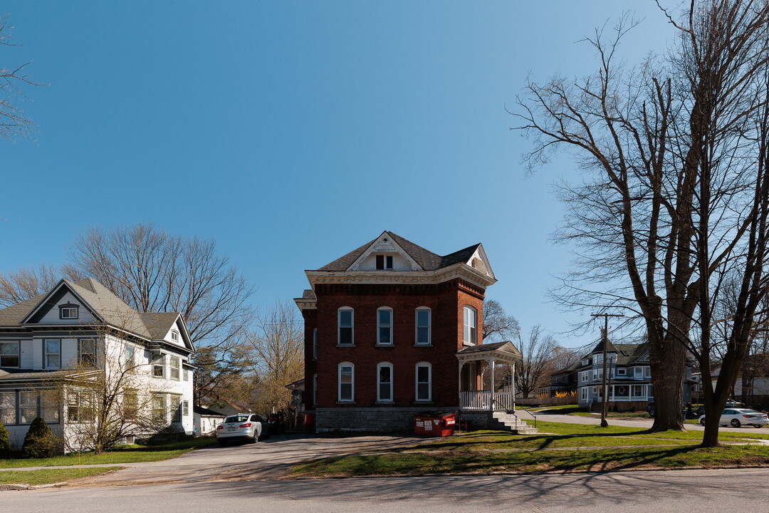 607 Budd St in Carthage, NY - Building Photo