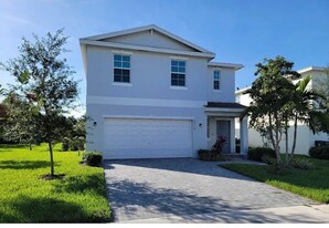 4518 Dow Ln in Lake Worth Beach, FL - Building Photo