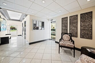 1050 Hillsboro Mile in Hillsboro Beach, FL - Building Photo - Building Photo