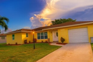 22141 Aquila St in Boca Raton, FL - Building Photo