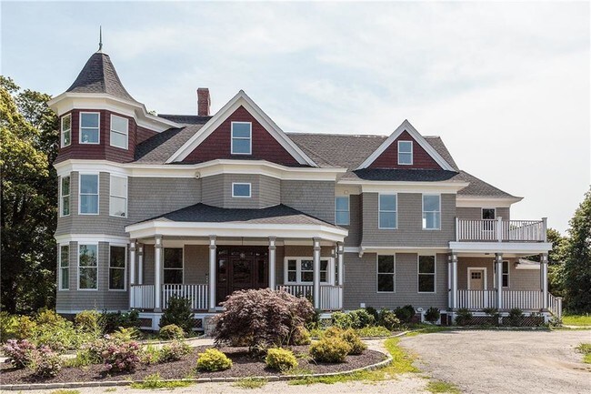 567 Bristol Ferry Rd-Unit -2 in Portsmouth, RI - Building Photo - Building Photo