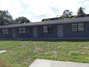 2247 Taylor St in Hollywood, FL - Building Photo - Building Photo