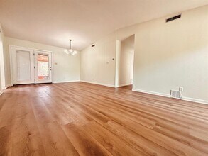 7517 Eastcrest Dr in Austin, TX - Building Photo - Building Photo
