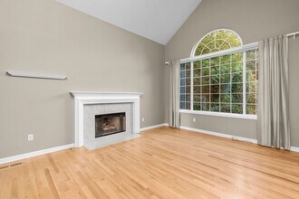 12357 76th Ct NE in Kirkland, WA - Building Photo - Building Photo