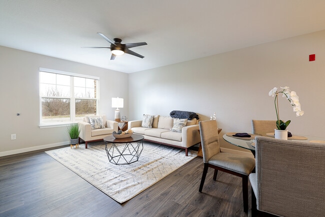 Horizon Trails Apartments in Gardner, KS - Foto de edificio - Building Photo