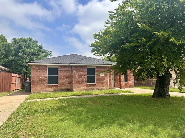 property at 1949 Kraft St