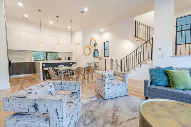 709 Memorial Heights Dr in Houston, TX - Building Photo - Building Photo