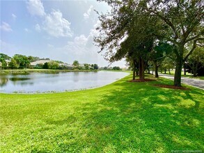 3198 SE Carrick Green Ct in Port St. Lucie, FL - Building Photo - Building Photo