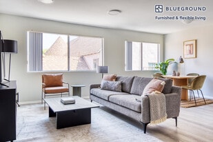616 N Sweetzer Ave in Los Angeles, CA - Building Photo