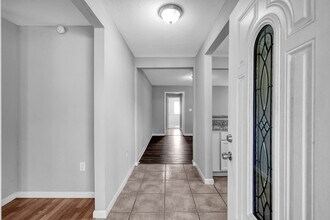 4 Little John Ln in Conroe, TX - Building Photo - Building Photo