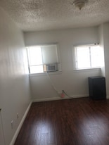 1831 11th Pl in Los Angeles, CA - Building Photo