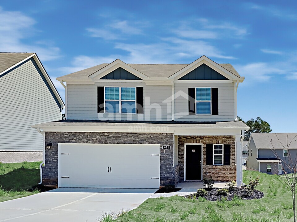 621 Gleaner Wy in Locust Grove, GA - Building Photo