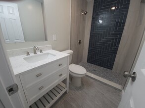 1905 E Louisiana Ave, Unit Mother-in-Law in Tampa, FL - Foto de edificio - Building Photo