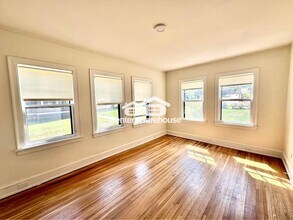 2305 Grand Ave in Des Moines, IA - Building Photo - Building Photo