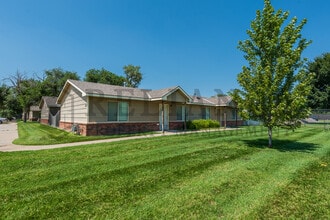 4204 Newell St in Wichita, KS - Foto de edificio - Building Photo