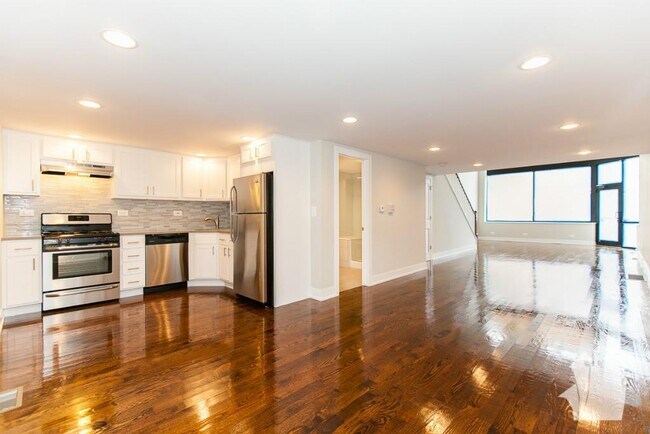 2602 N Racine Ave, Unit 2604-2 in Chicago, IL - Building Photo - Building Photo