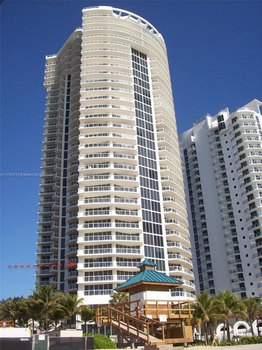 18671 Collins Ave in Sunny Isles Beach, FL - Building Photo