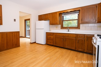 16 Longwood Dr in Joliet, IL - Building Photo - Building Photo