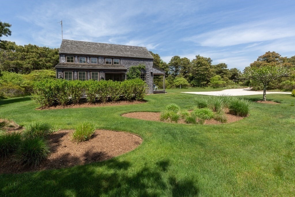 12 Pond View Dr in Nantucket, MA - Building Photo