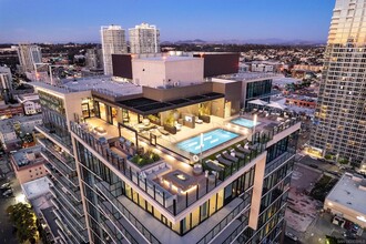 675 Ninth Ave, Unit 2015 in San Diego, CA - Building Photo - Building Photo