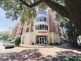 300 St Joseph Pkwy in Houston, TX - Building Photo
