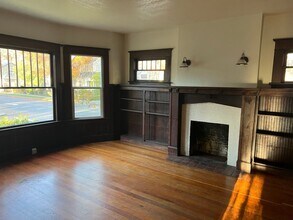 597 E 4th St in Chico, CA - Foto de edificio - Building Photo