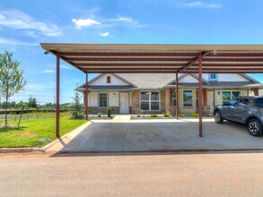 5821 Campbell Creek Dr in Oklahoma City, OK - Building Photo - Building Photo