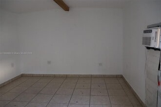 5743 Lincoln St in Hollywood, FL - Building Photo - Building Photo