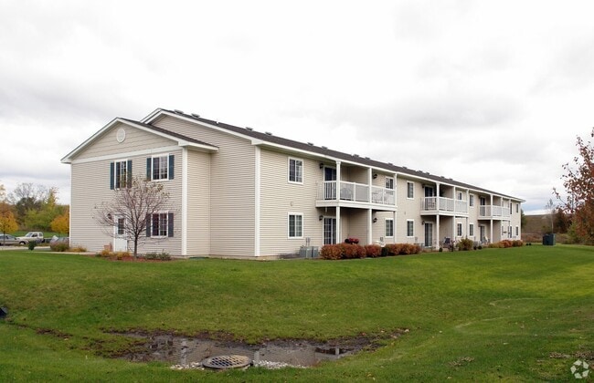 417 Maynard St in Charlotte, MI - Building Photo - Building Photo