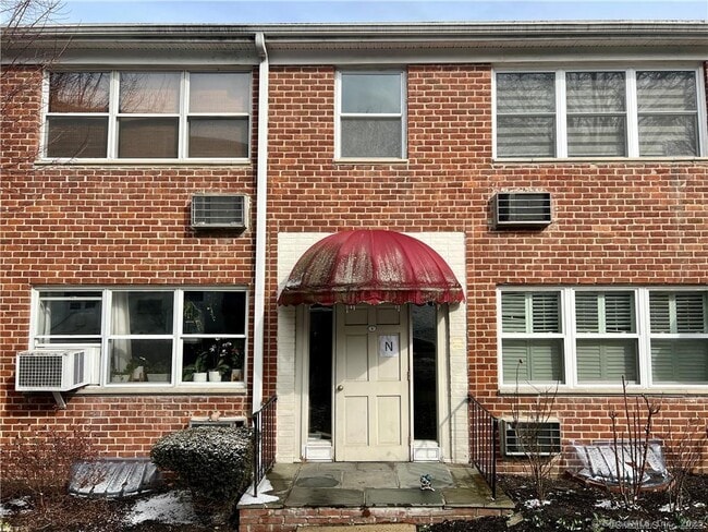 11 Bedford Ave in Norwalk, CT - Building Photo - Building Photo