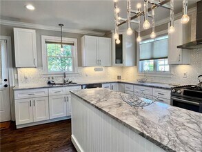 24 1/2 Stockholm St in Newport, RI - Building Photo - Building Photo