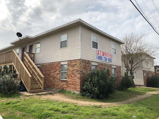 Sealy Park Apartments in Galveston, TX - Building Photo