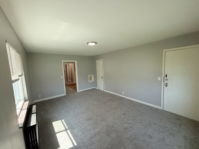 3135 Mozart Ave in Cincinnati, OH - Building Photo - Building Photo