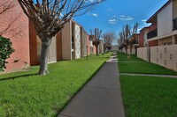 Building Photo - Sagewood Apartamentos in El Paso, Texas