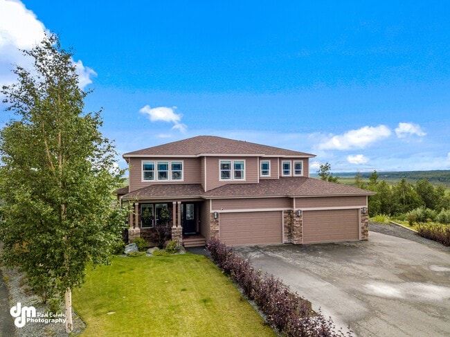 property at 5044 E Loft Cir