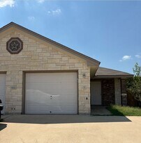 1402 Powder River Dr in Killeen, TX - Building Photo